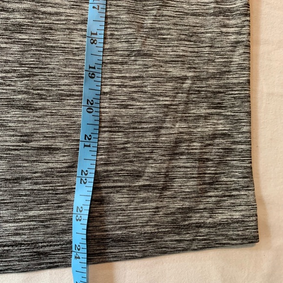 M tee - Picture 3 of 8